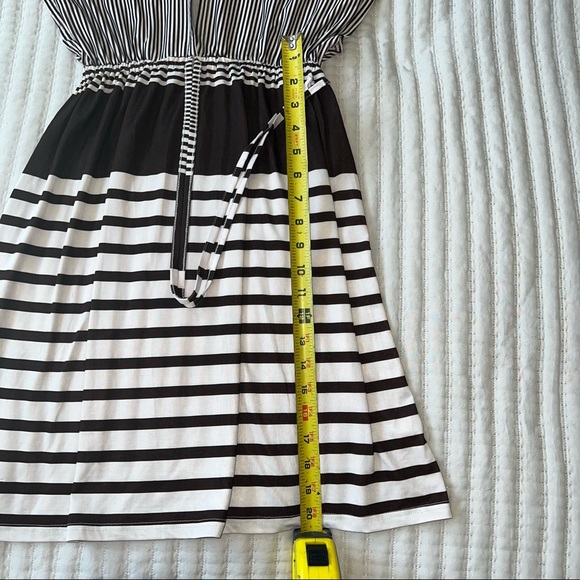CRISTINA LOVE Short Sleeve Striped Dress Size Medium for Woman EUC - Picture 4 of 10